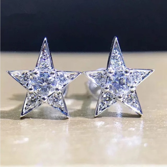 Jewelry - Beautiful Sterling Silver Diamond Star Studs